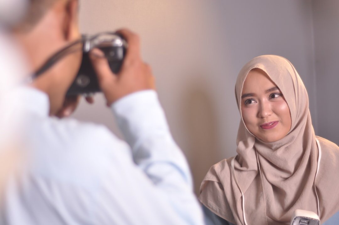 photographer interviewing elderly